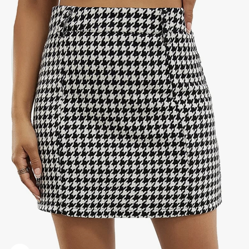 Houndstooth Mini Skirt NWOT